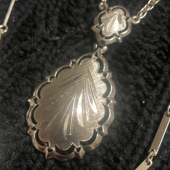 Triple Strand Silver etched pendant necklace w/ flat pin closure - Picture 5 of 6